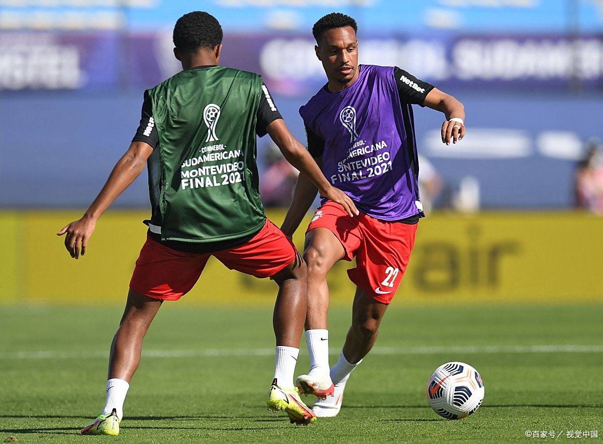 包含赛地聚焦：法国杯窗口期热度飙升；门兴格拉德巴赫手感冰凉；目标明确；更衣室氛围转暖的词条