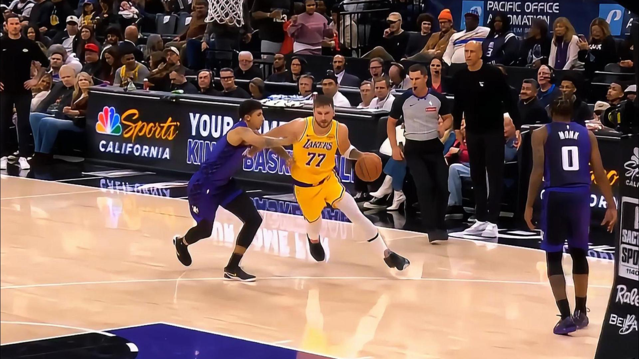 包含西班牙队带队取胜！，东契奇重要时刻比赛局势复杂观众掌声雷动的词条