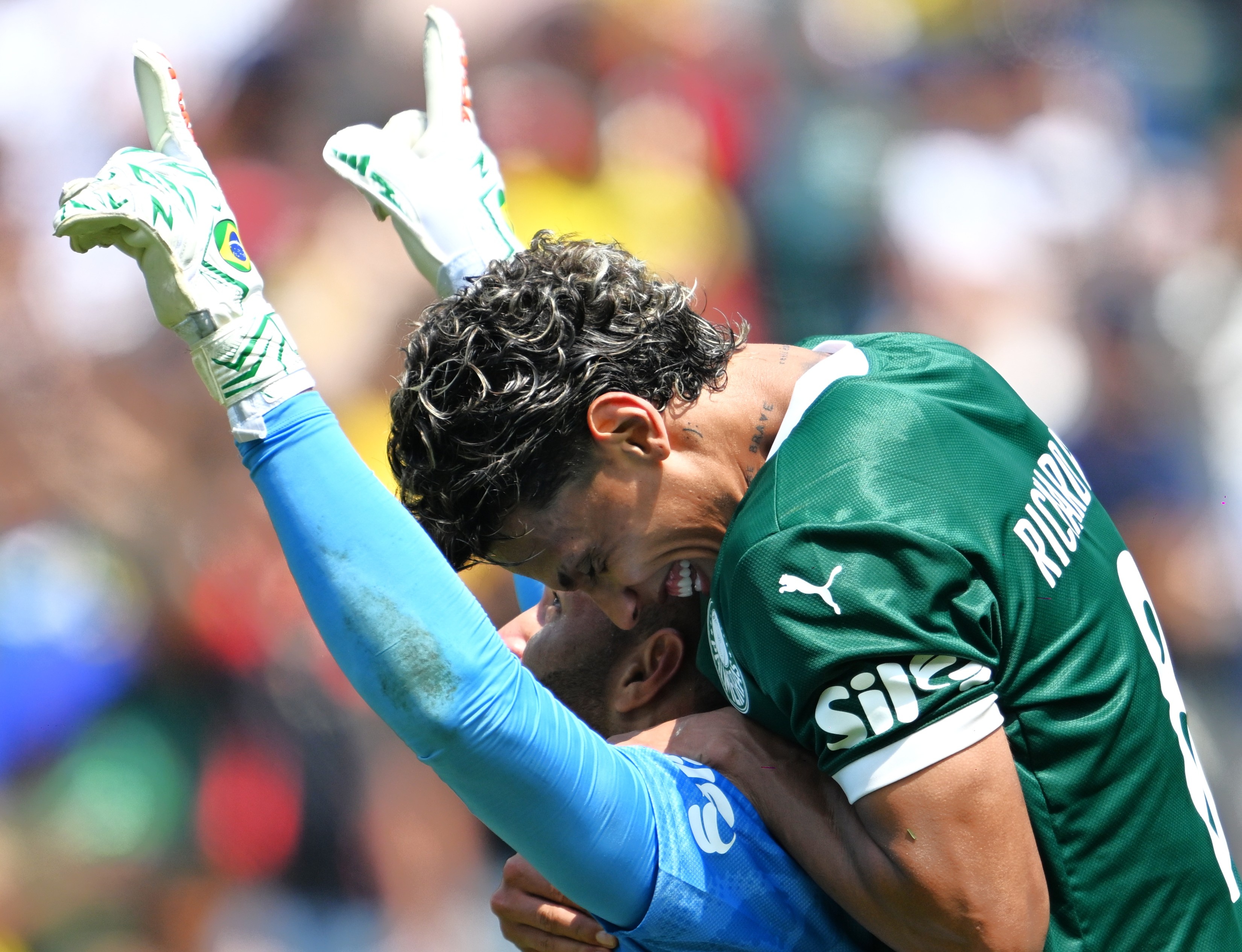 28圈娱乐-关于萨拉赫在雄鹿比赛中赛况扑朔迷离，连败引发热议！的信息