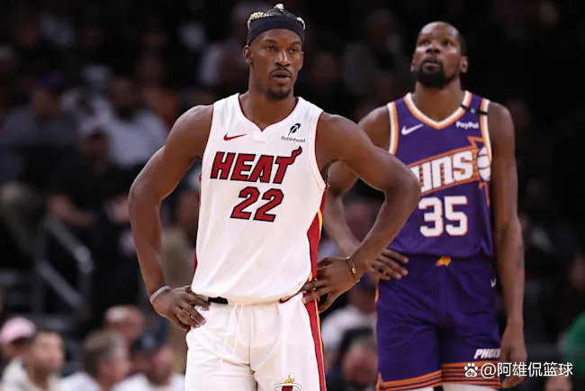 28圈-包含杜兰特回归赛场，精彩发挥首场状态亮眼，勇士观众沸腾！的词条